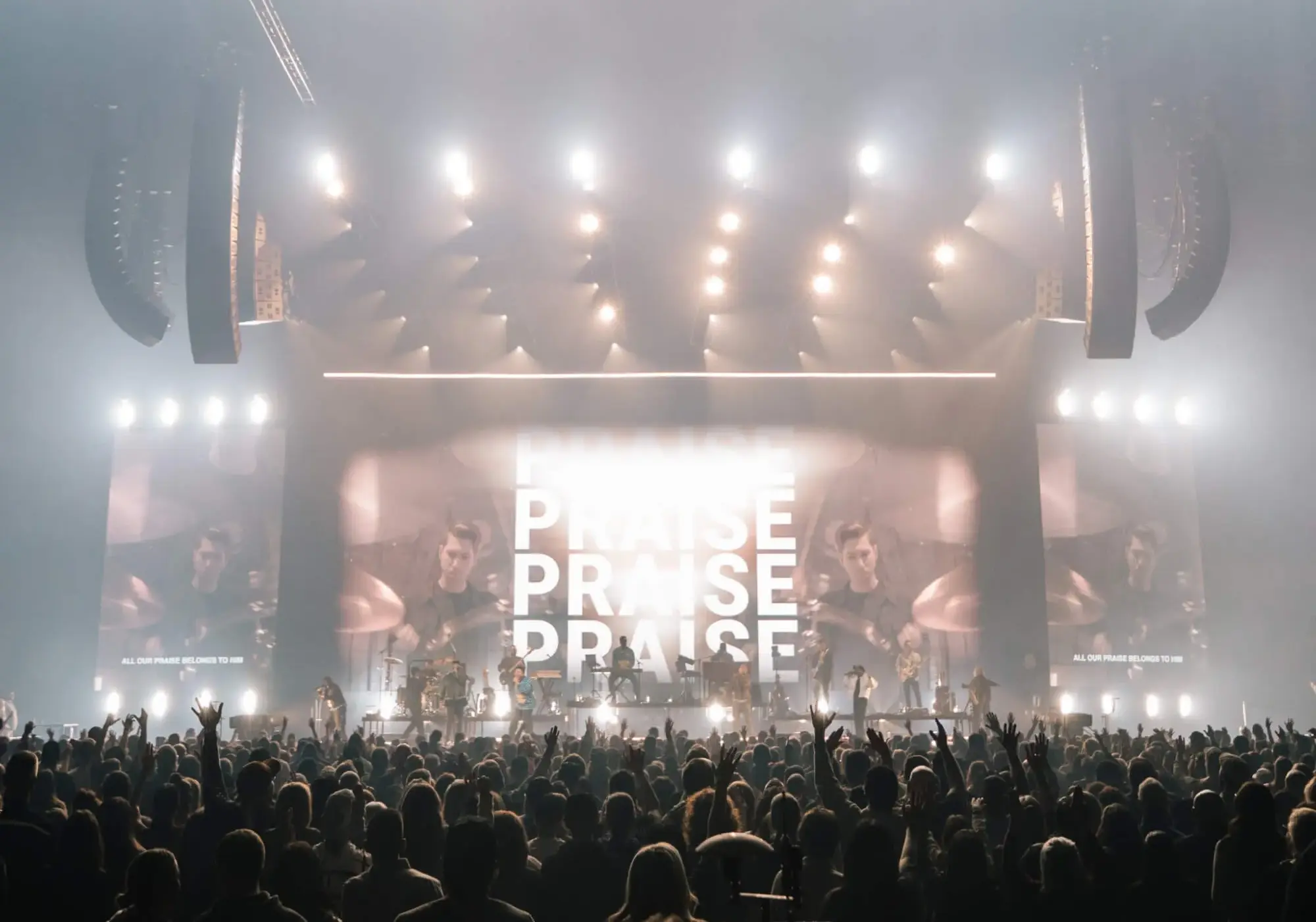 ProPresenter PRAISE worship display